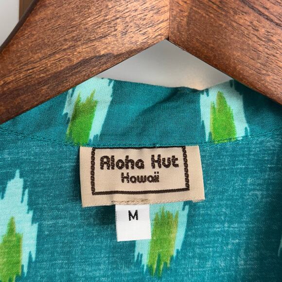 Women's Aloha Hut Sleeveless Button-Up Collar Shirt - Size Medium - Picture 3 of 10